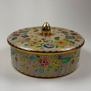 Vintage Holland Tin Box